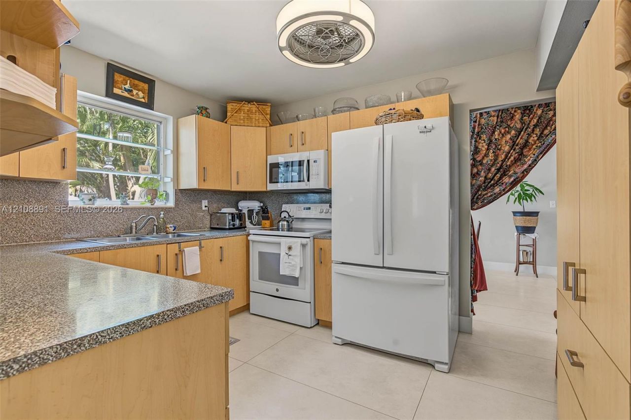 8931 SW 156th St , Palmetto Bay, FL 33157 Photo
