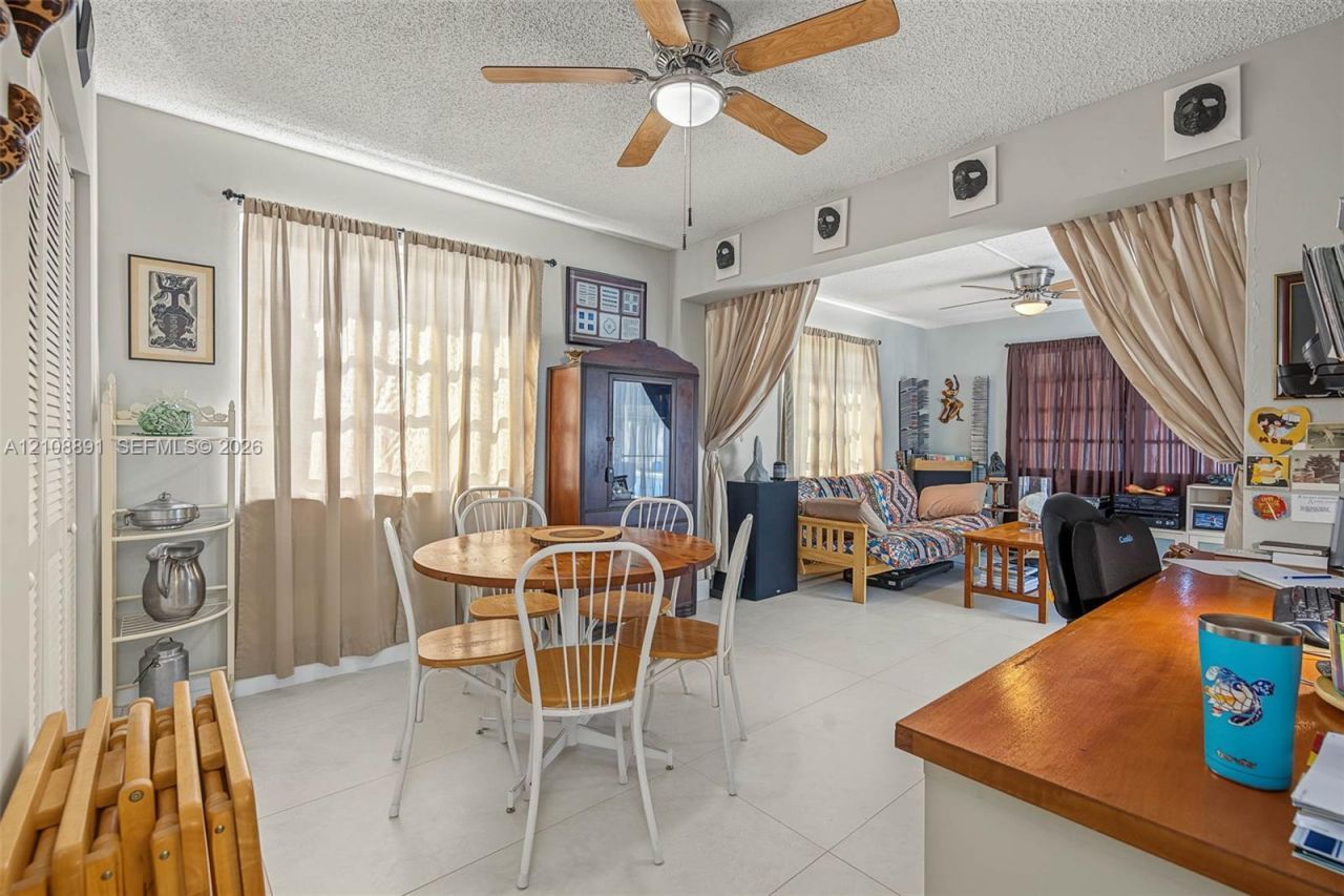 8931 SW 156th St , Palmetto Bay, FL 33157 Photo