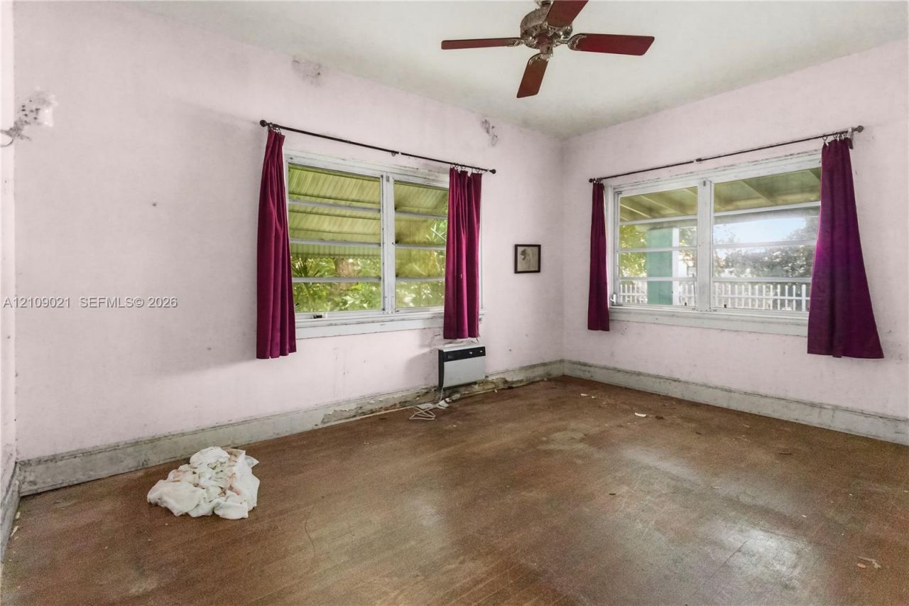 4761 SW 5th St , Miami, FL 33134 Photo
