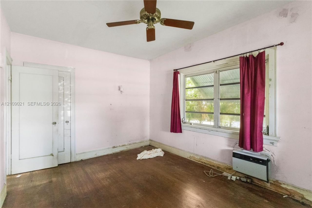 4761 SW 5th St , Miami, FL 33134 Photo