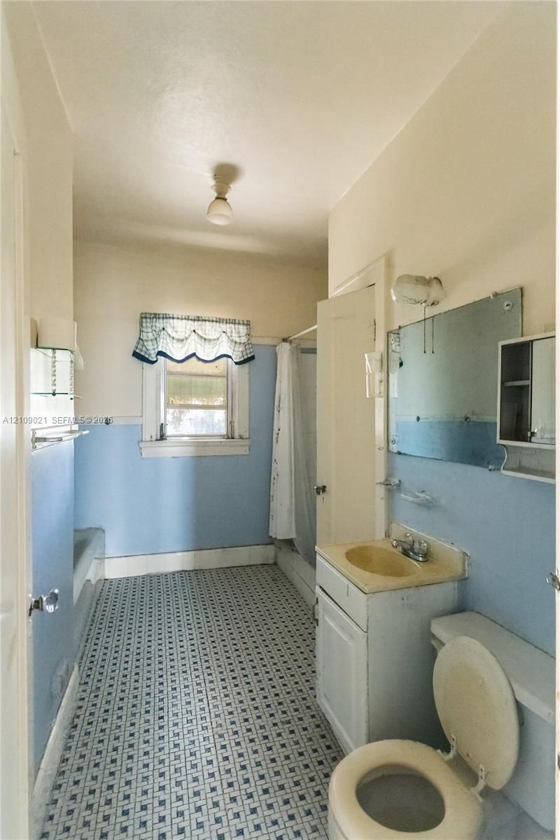 4761 SW 5th St , Miami, FL 33134 Photo