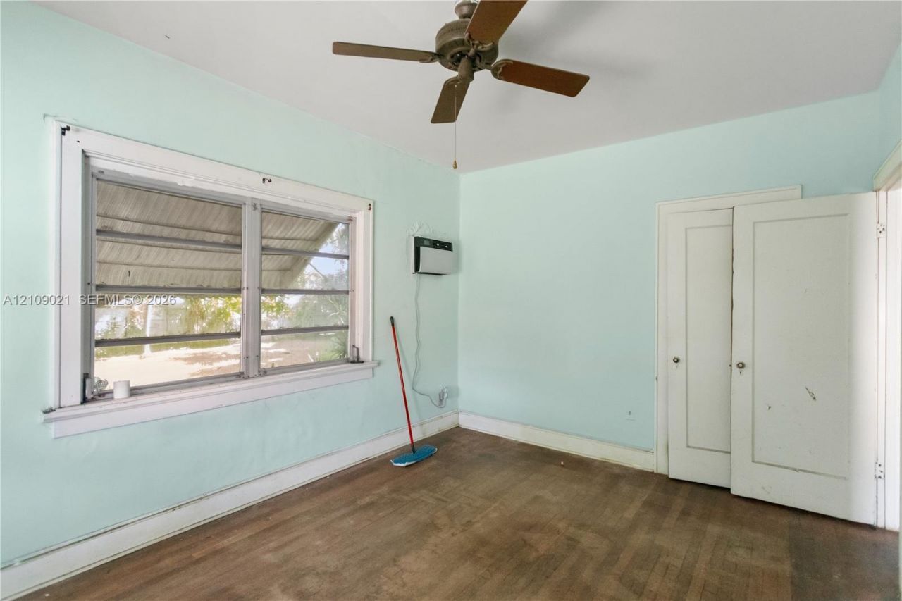 4761 SW 5th St , Miami, FL 33134 Photo