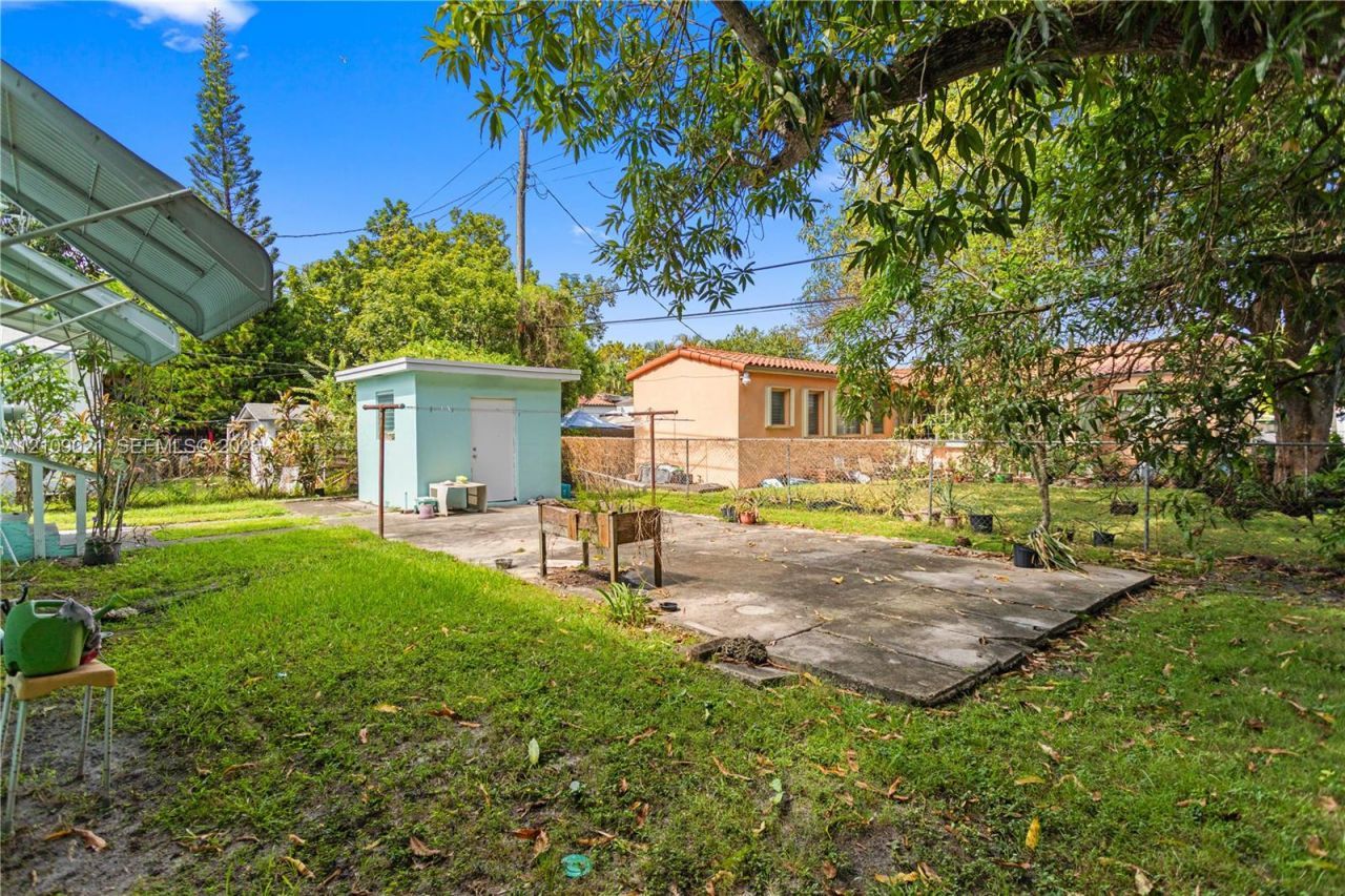 4761 SW 5th St , Miami, FL 33134 Photo