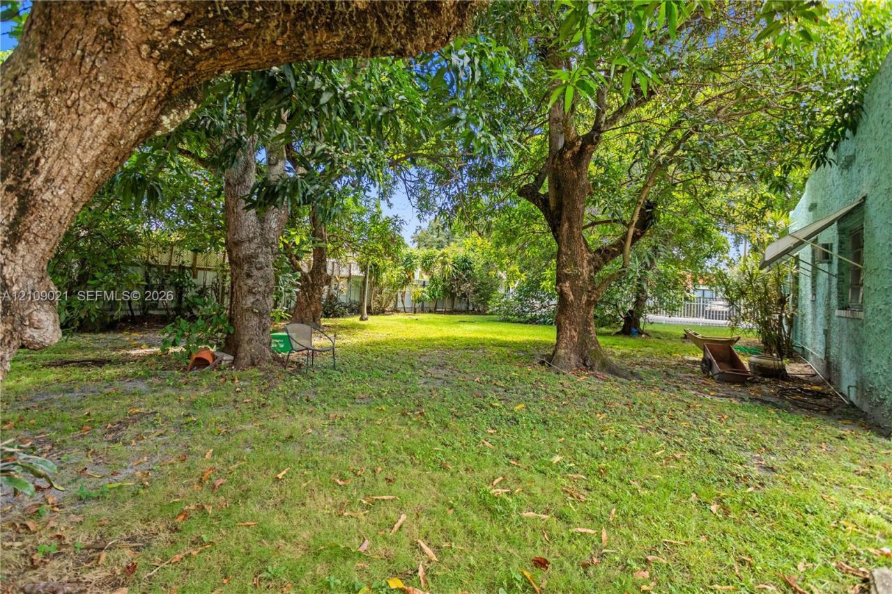 4761 SW 5th St , Miami, FL 33134 Photo