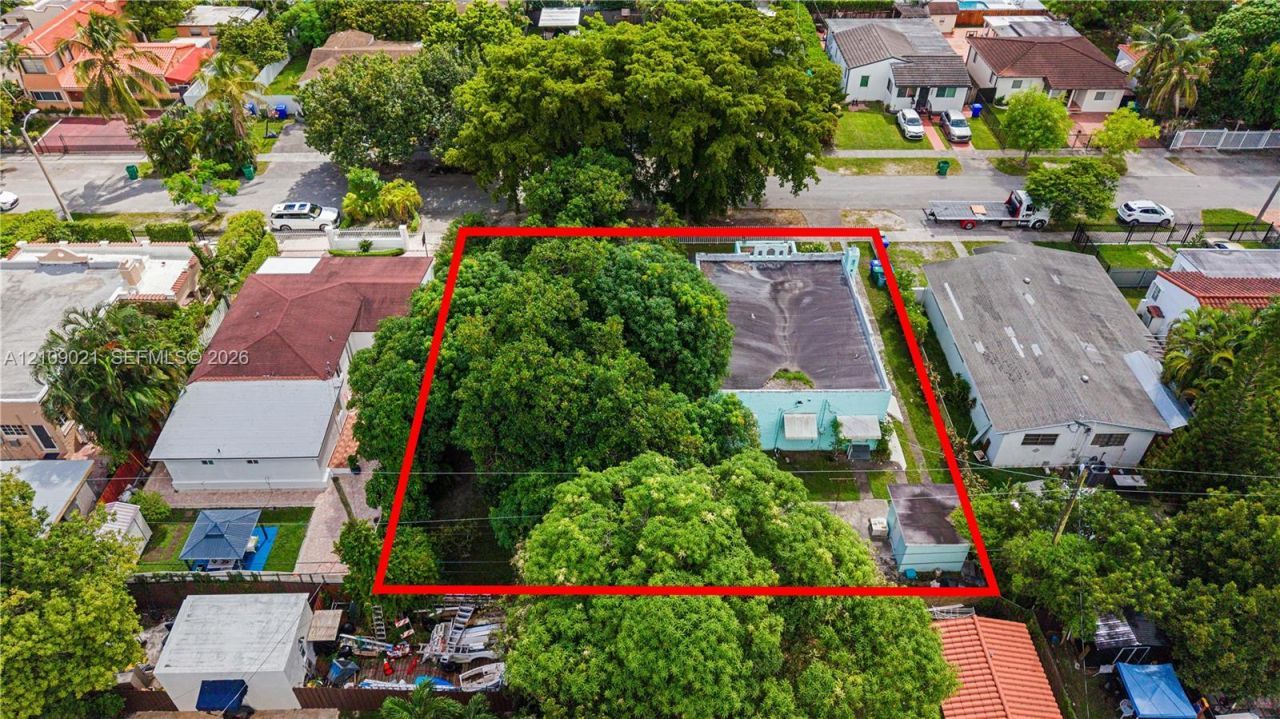 4761 SW 5th St , Miami, FL 33134 Photo