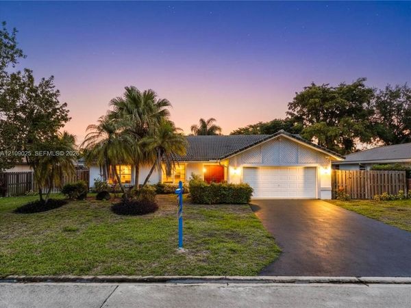 251 NW 92nd Ave , Coral Springs, FL 33071