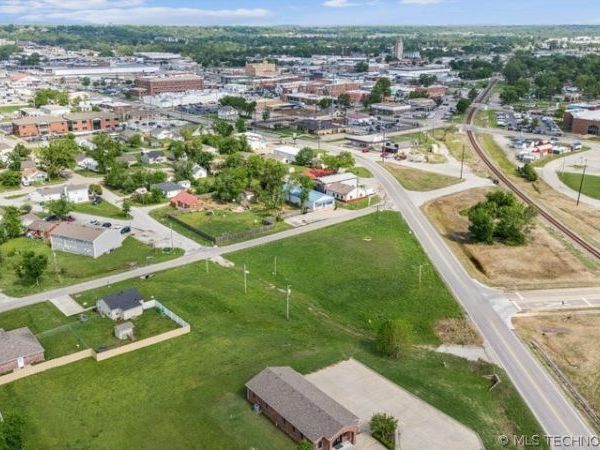 3 Hwy 88 , Claremore, OK 74017
