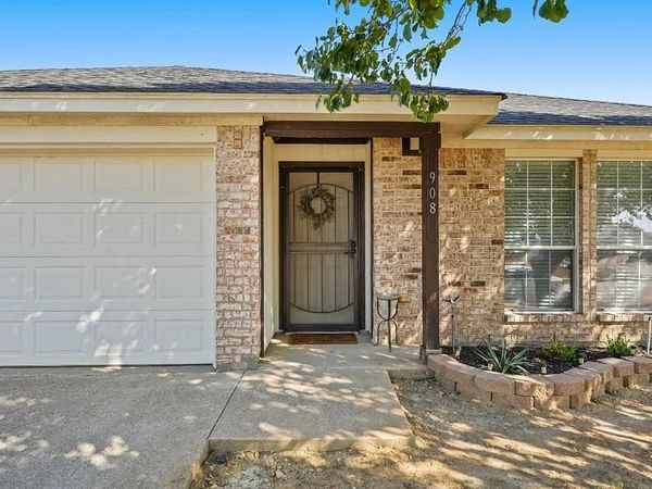 908 Crowder Drive, Crowley, TX 76036