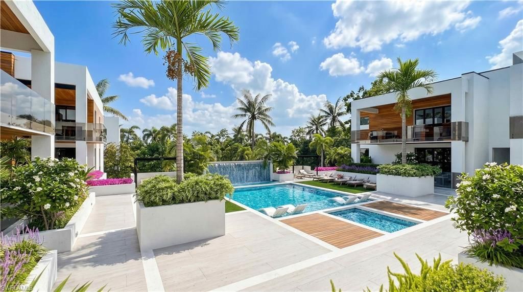 210 9th St S, Unit 201A, Naples, FL 34102 Photo