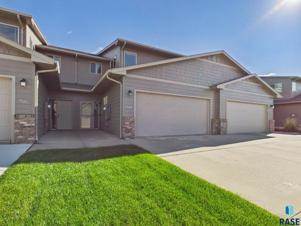 7124 S Bridger Pl, Sioux Falls, SD 57108