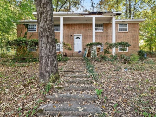 4502 Center Dr, Florence, AL 35630