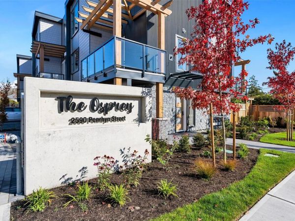 2590 Penrhyn St , Unit #2, Saanich, BC V8N 1G3