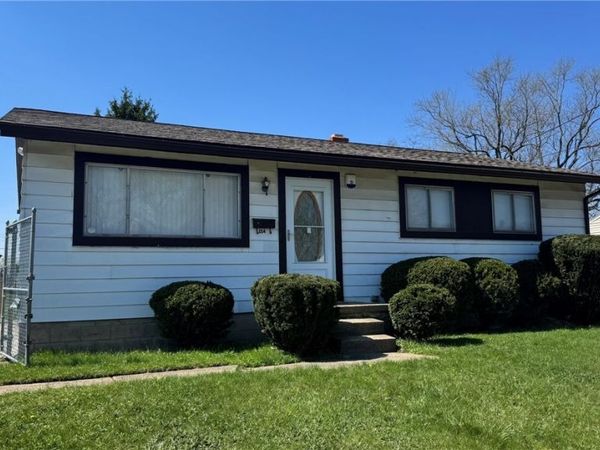 154 Greeley Lane , Youngstown, OH 44505