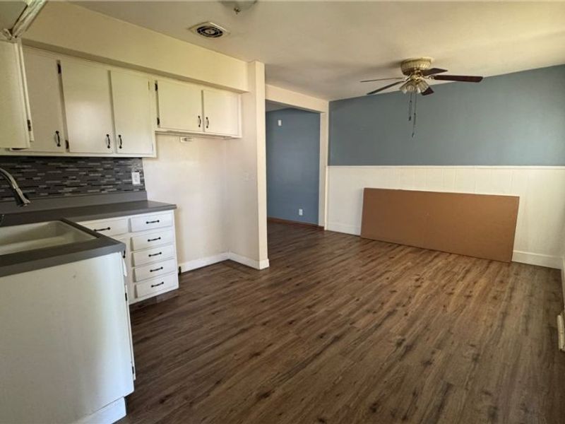 154 Greeley Lane, Youngstown, OH 44505 Photo 3