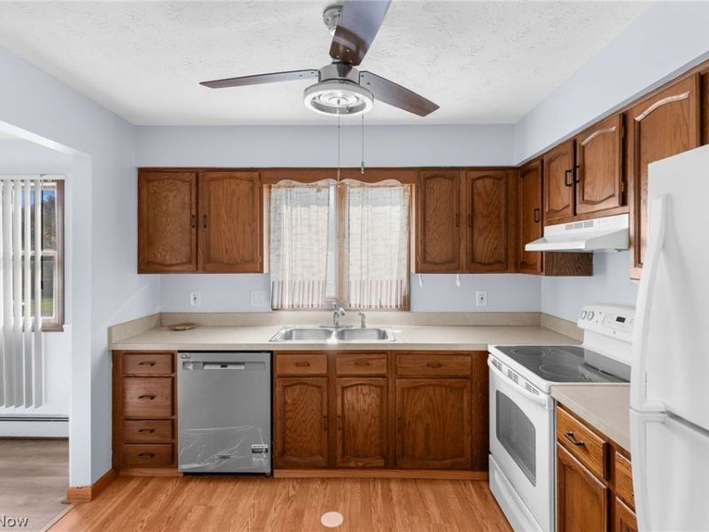 912 Pearson Circle, Unit 4, Youngstown, OH 44512 Photo 17