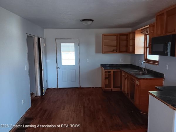 2809 N Martin Luther King Jr Boulevard, Lansing, MI 48906