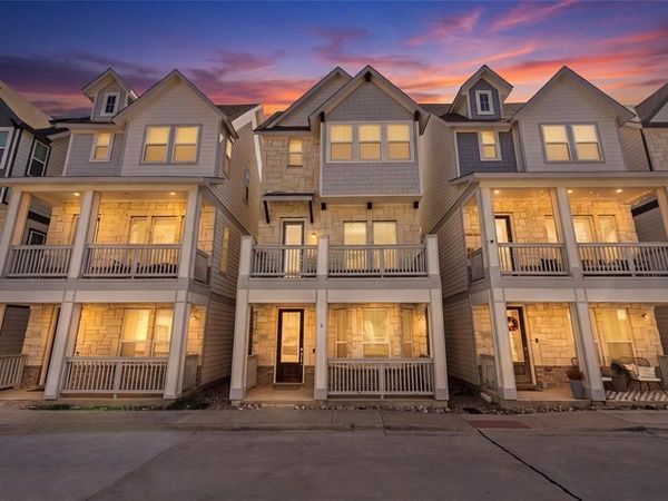 220 Lanyard Drive, Lewisville, TX 75057