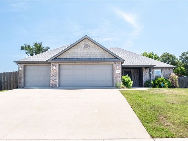 1060 Choate Place Circle , Pea Ridge, AR 72751