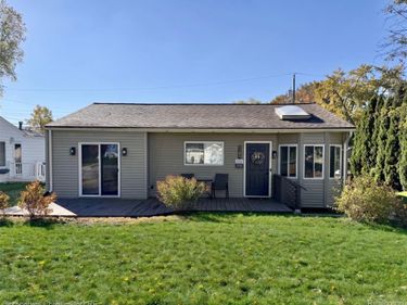 5299 Clinton River Drive, Waterford Township, Mi 48327