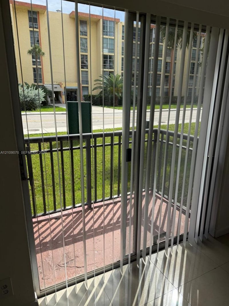 251 172 St , Unit 129, Sunny Isles Beach, FL 33160 Photo