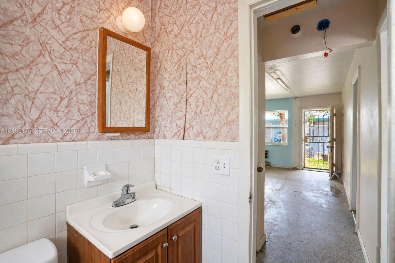 2664 SW 7th St , Fort Lauderdale, FL 33312 Photo