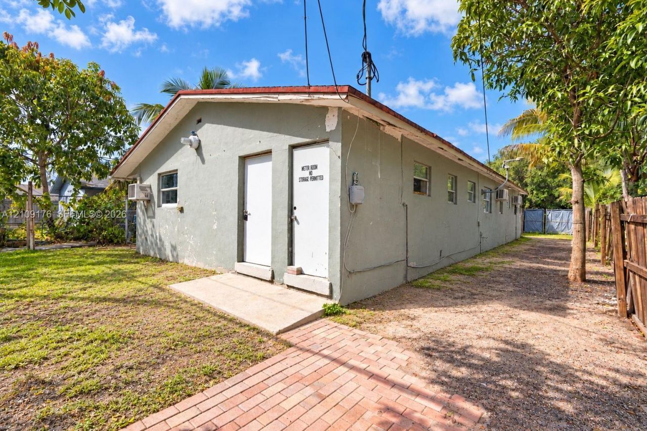 2664 SW 7th St , Fort Lauderdale, FL 33312 Photo