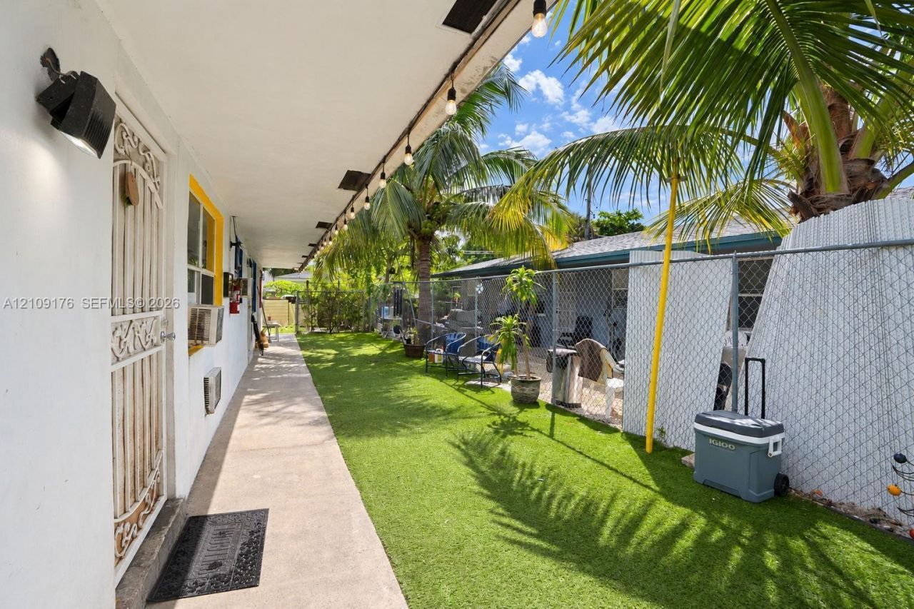 2664 SW 7th St , Fort Lauderdale, FL 33312 Photo
