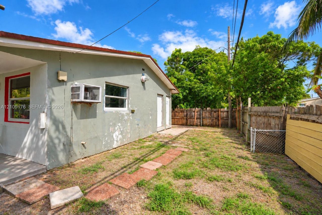 2664 SW 7th St , Fort Lauderdale, FL 33312 Photo