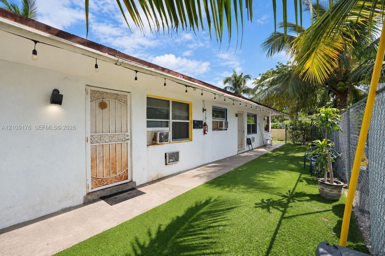 2664 SW 7th St , Fort Lauderdale, FL 33312 Photo