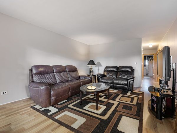 537 Farthing Lane , Des Plaines, IL 60016