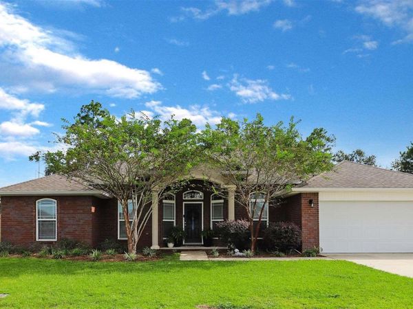 6120 Winchester Cir, Milton, FL 32570