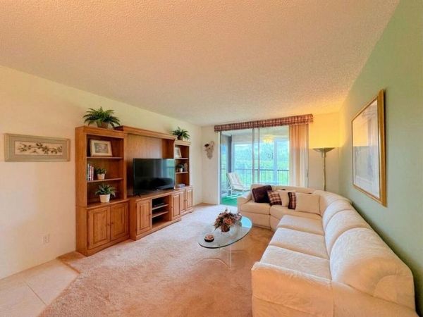 6935 HUNTINGTON Lane, Unit 404, Delray Beach, FL 33446
