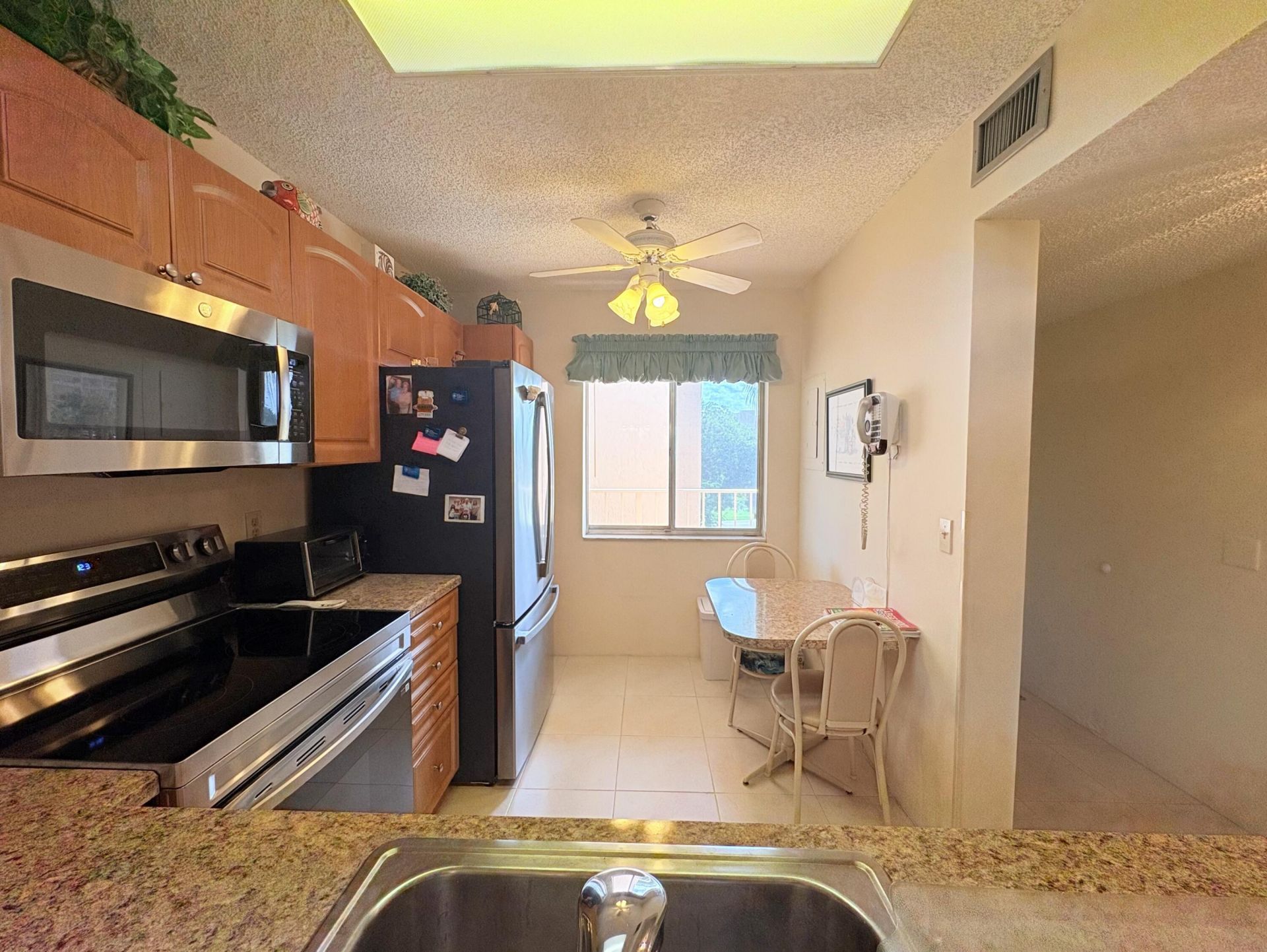 6935 Huntington Lane, Unit 404, Delray Beach, FL 33446 Photo