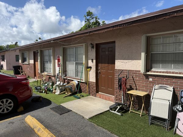 1471 NW 22nd Street, Unit D, Fort Lauderdale, FL 33311