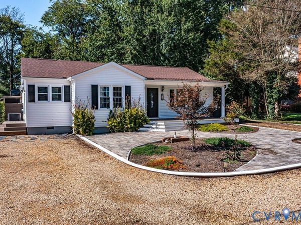 32 2nd Avenue, Kilmarnock, VA 22482