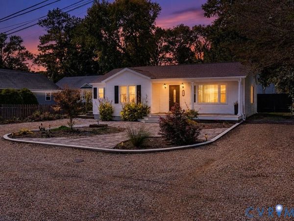 32 2nd Avenue , Kilmarnock, VA 22482