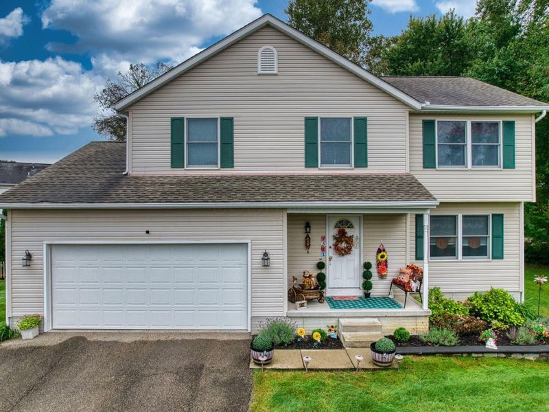 1302 Patricia Lane , Heath, OH 43056 Photo 1