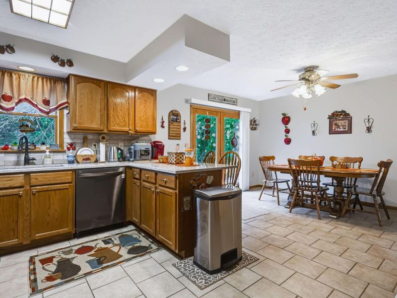 1302 Patricia Lane , Heath, OH 43056 Photo 13