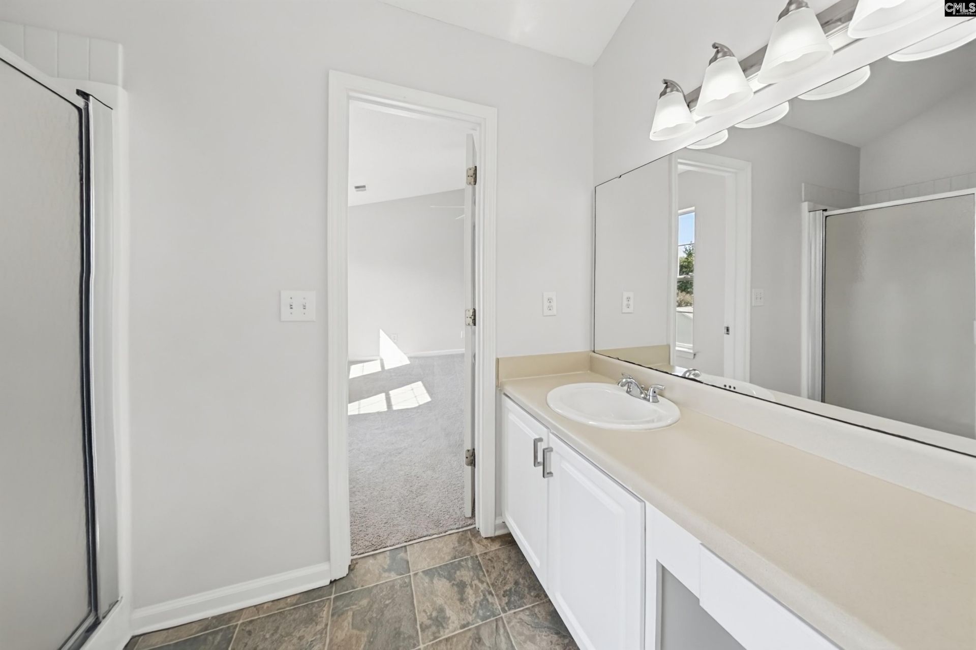 104 Jonathan Lane Photo 11