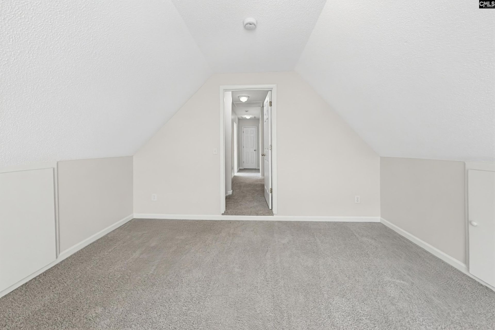 104 Jonathan Lane Photo 13