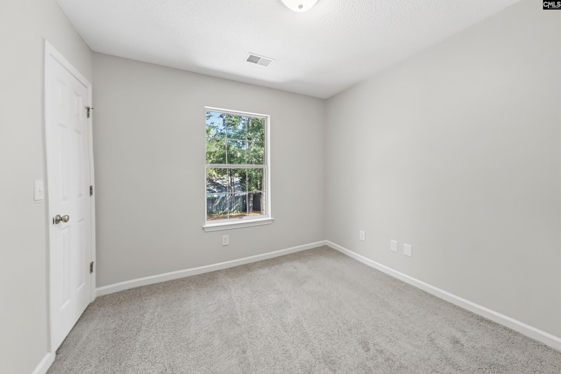 104 Jonathan Lane Photo 14