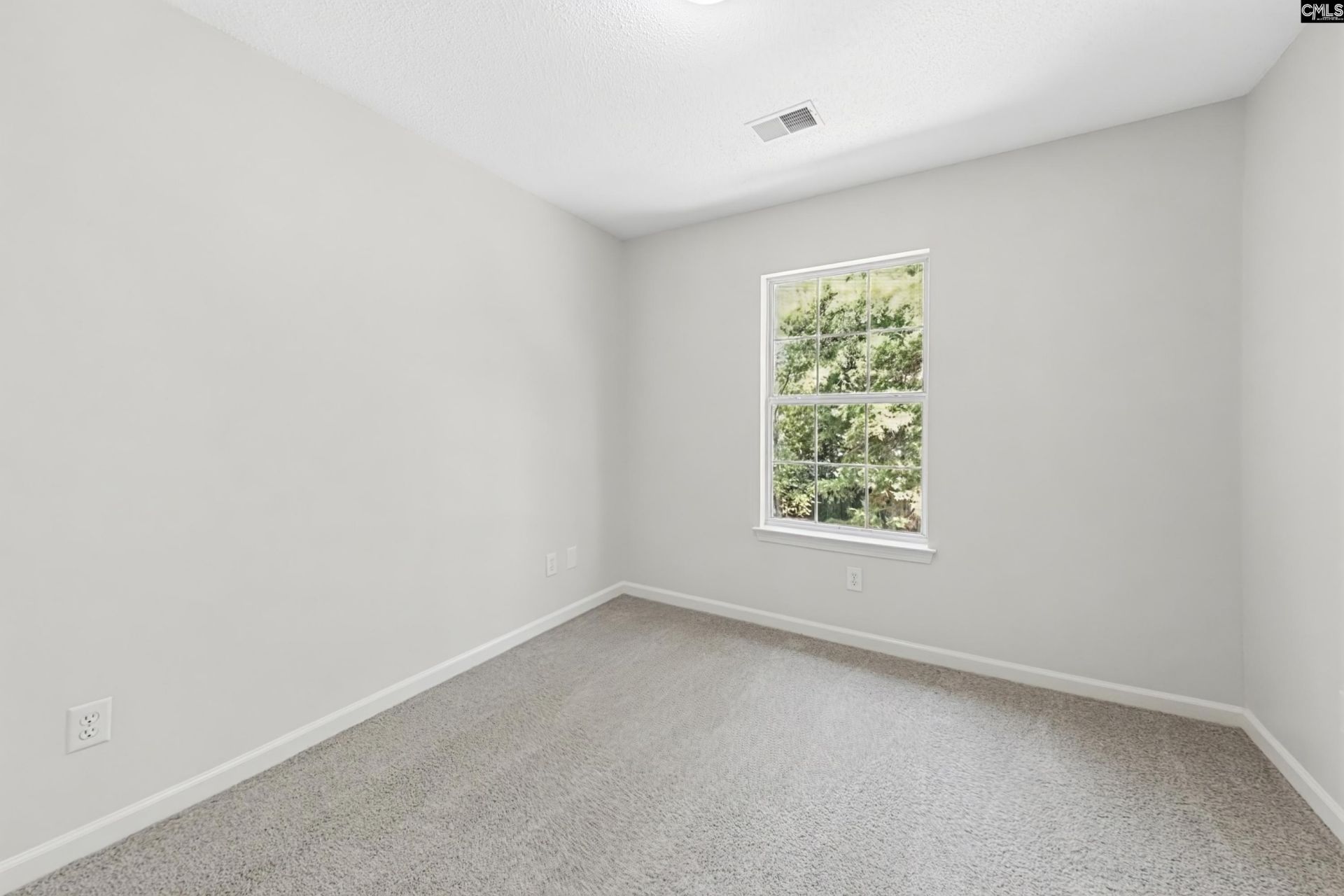 104 Jonathan Lane Photo 16