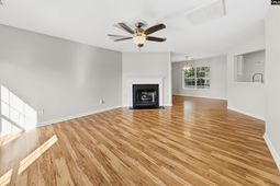 104 Jonathan Lane photo 4