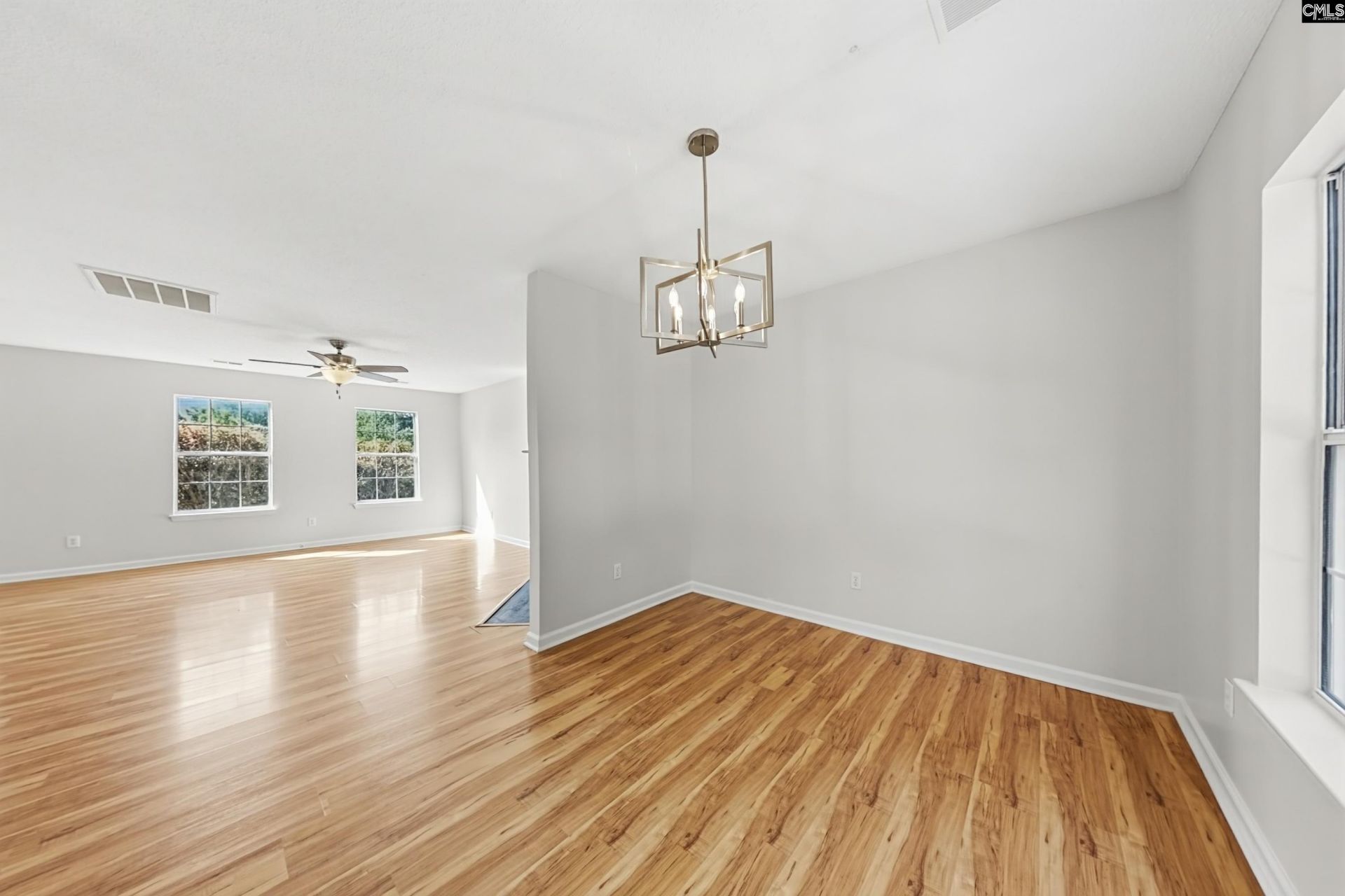 104 Jonathan Lane Photo 4