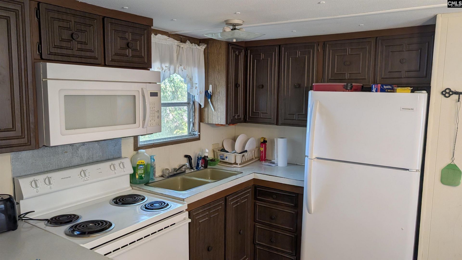 275 Kingfisher Drive  Photo 9