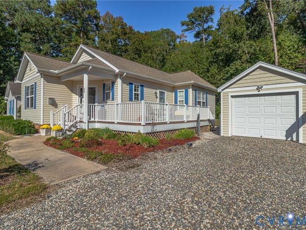 260 Pocahontas Drive , Kilmarnock, VA 22482