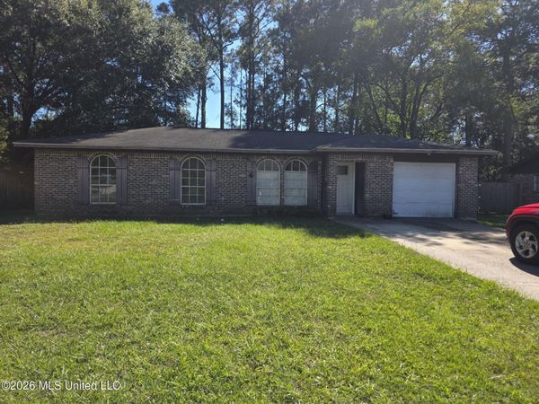 1521 Kingfisher Drive, Gautier, MS 39553