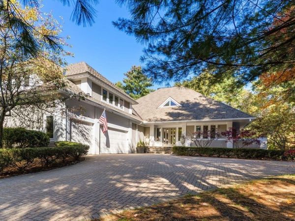 8 Hawk Hill Ln, Ipswich, MA 01938