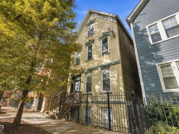 2038 W Churchill Street, Chicago, IL 60647