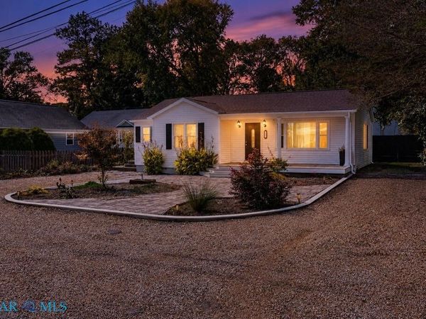 32 2nd Avenue , Kilmarnock, VA 22482